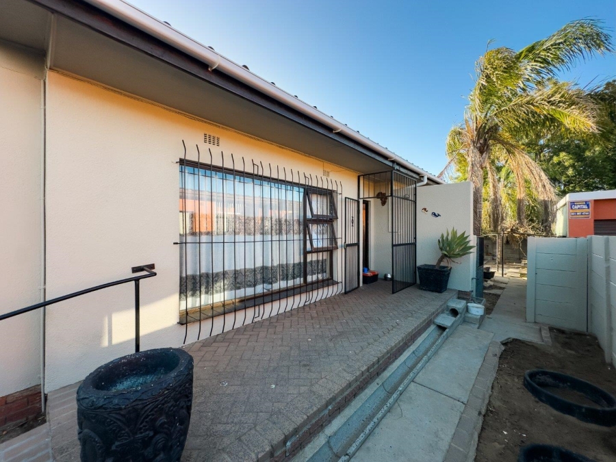 3 Bedroom Property for Sale in Peerless Park East Western Cape